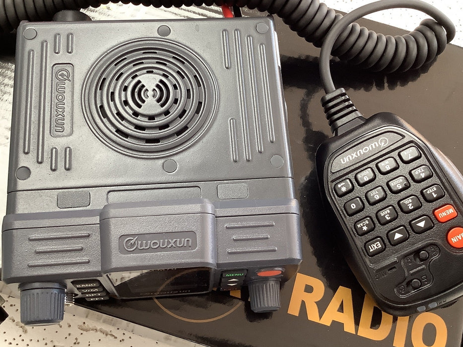 Wouxun KG-M70 TX/RX 136-174Mhz 2M & 400-480Mhz 70cm